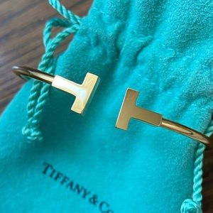 Tiffany T Narrow Wire Bracelet in 18k Gold